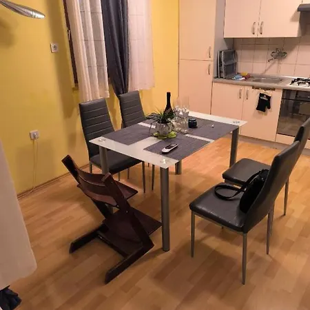 Apartma Dian *