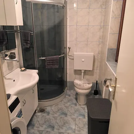 דירה Apartma Dian *