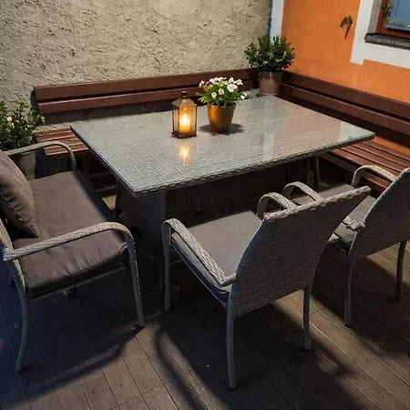 Apartma Dian * Mostec